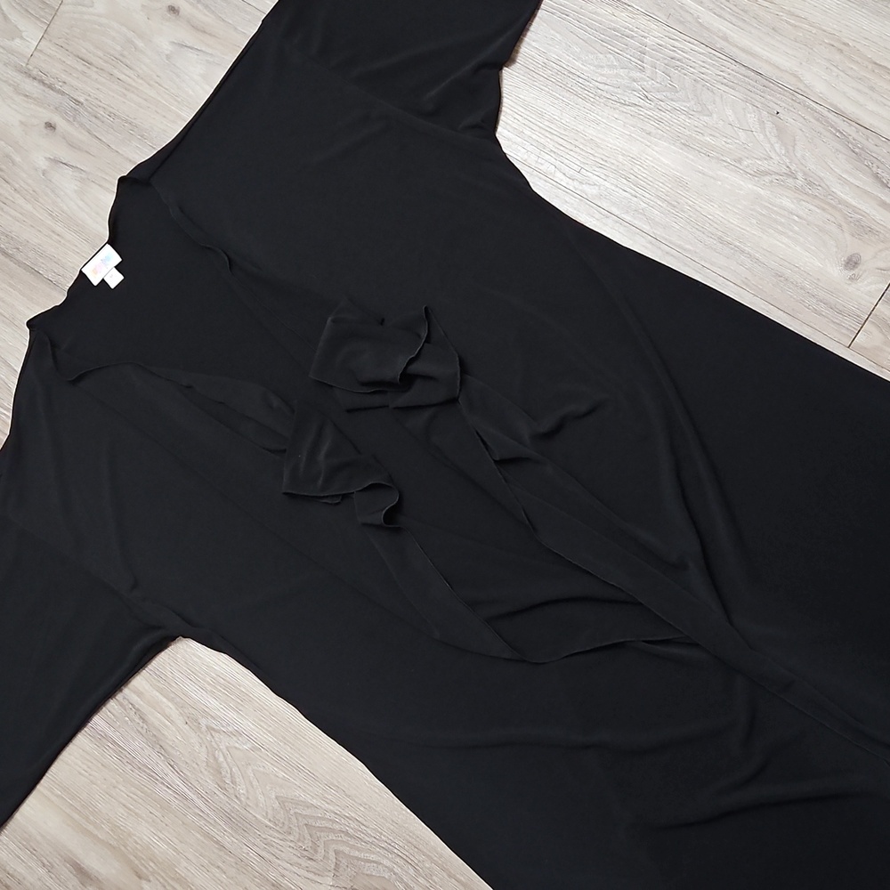 LuLaRoe Solid Black Shirley Kimono Long Flowy Angel Sleeve Stretchy Cover Up MED